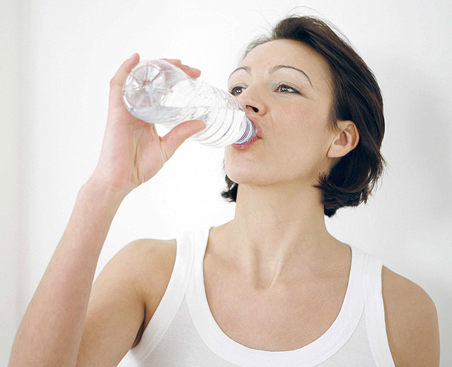 gárgaras de agua salada tres