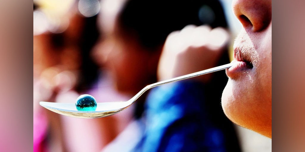 10 Second Facial Exercise With The Help Of Spoon For Face Fat Removal