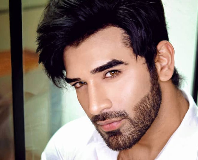 bigg boss  contestant sidharth shukla support paras