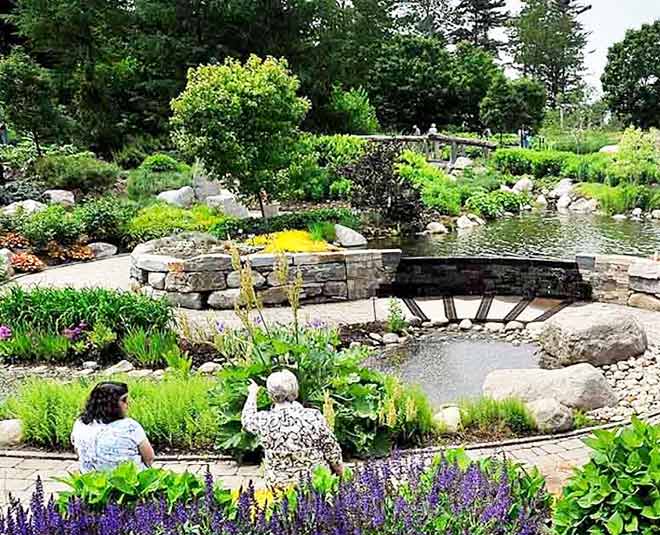 delhi best places  to visit in valentines day inside 