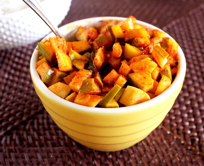 10 Minute Easy Recipe Of Kerala Style Mango Pickle 10 मिनट में बनाएं आम का अचार, जानें इसे
