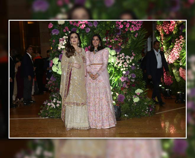 नीता और ईशा अंबानी- nita ambani isha ambani armaan jain wedding