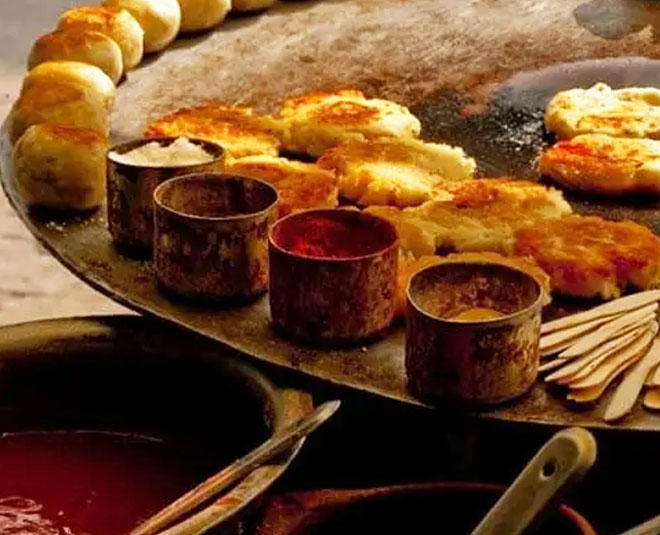 places to enjoy night life street food