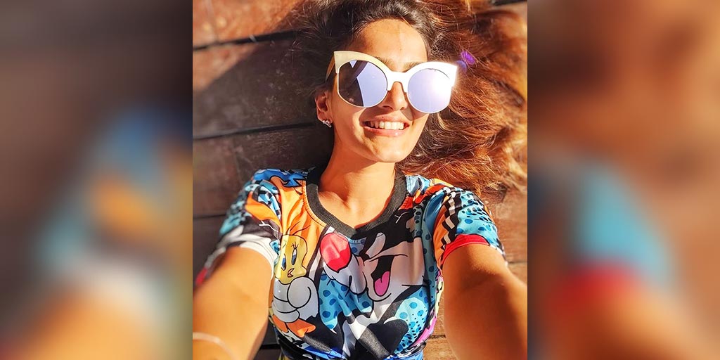 Get Inspired From Tv Actress Priyanka Purohit Stylish Goggles In Hindi