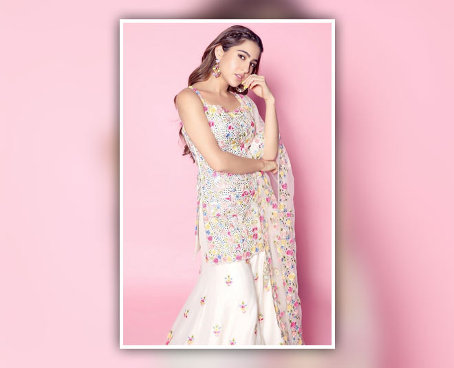 sara ali khan stylish looks white ethnic dress