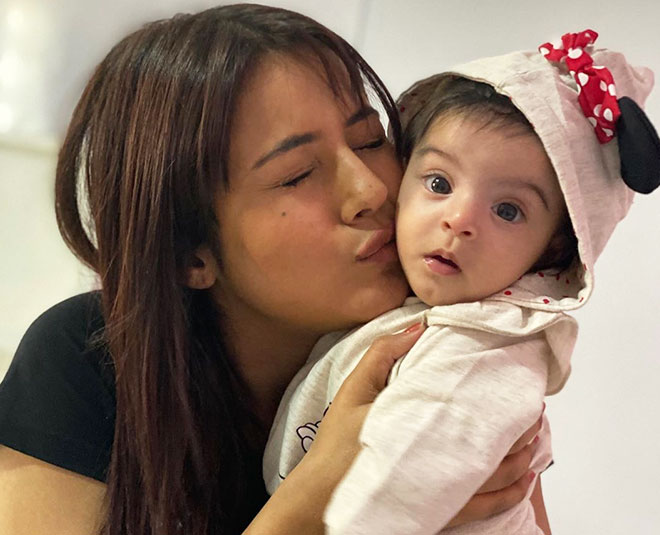 शहनाज़ गिल भी गई थीं बेटी से मिलने- shehnaaz gill with jay bhanushali daughter