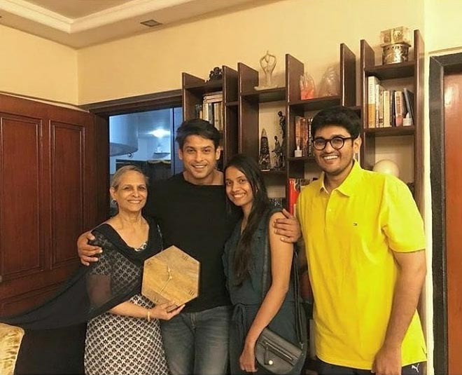 sidharth shukla fans pic at home