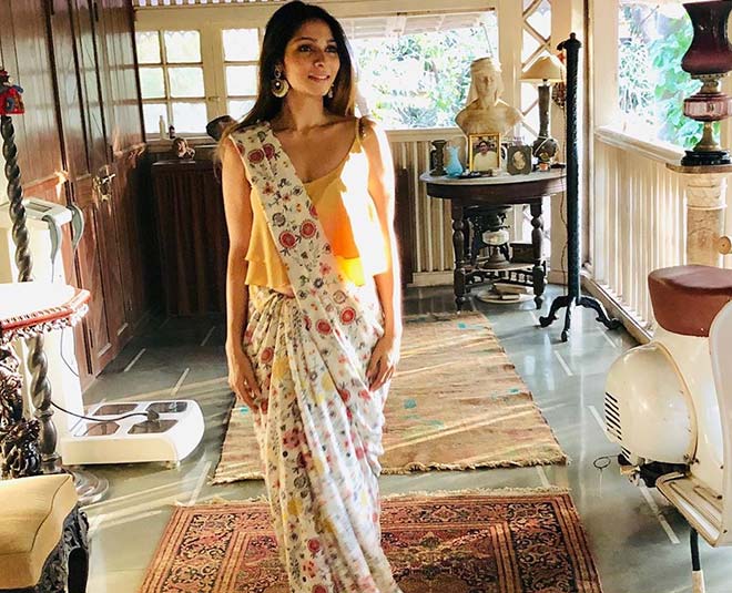 wear saree like tanisha mukherji inside 