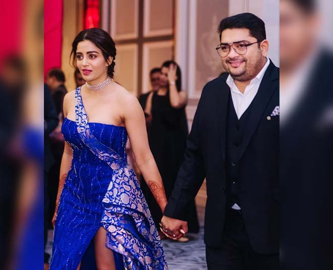 actress neha pendse wedding reception viral photos inside