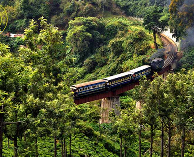 best places to  visit in ooty Toy train