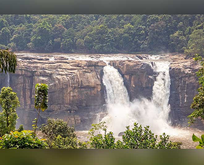 biggest and most beautiful natural waterfalls in india inisde 