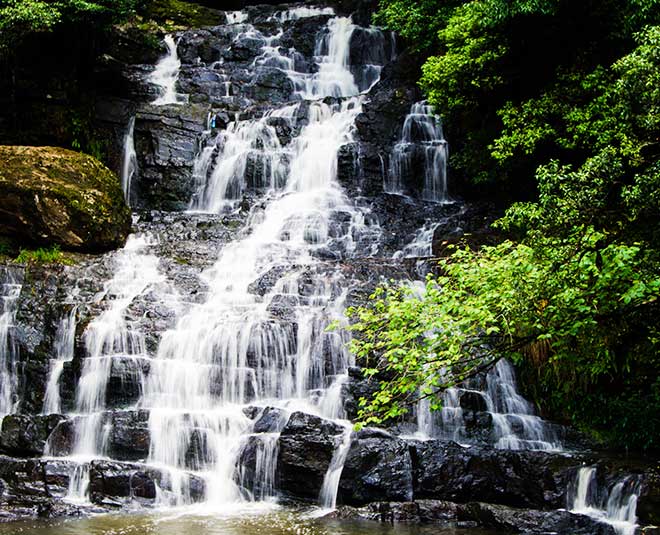 biggest and most beautiful natural waterfalls in india inside 