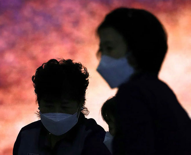 coronavirus causes symptoms treatment two