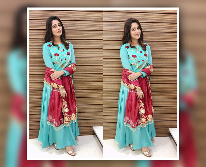 deepika kakar traditional party outfit blue with pink