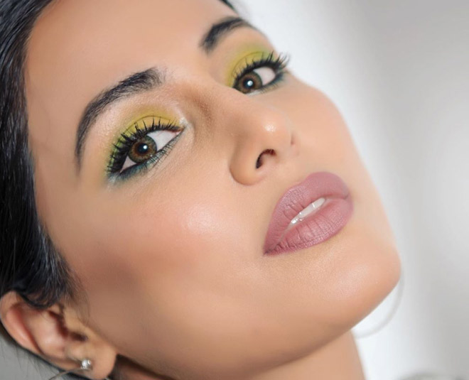 hina khan eye makeup yellow green