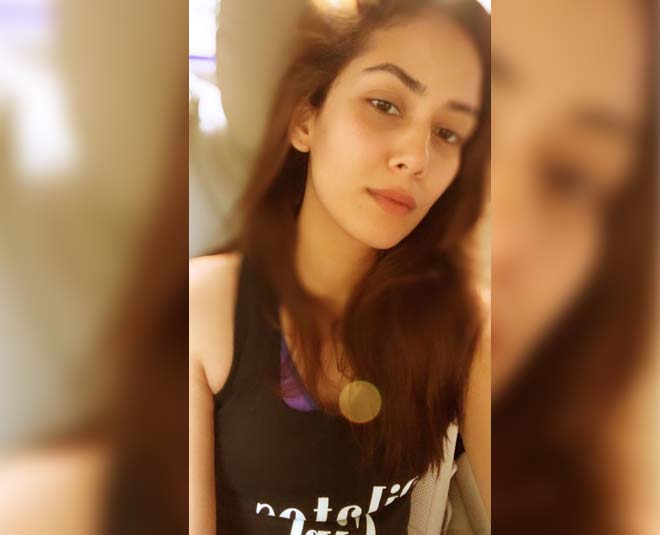 mira kapoor post gym selfie