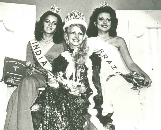 nafisa ali unseen pictures bollywood actress miss india inside 