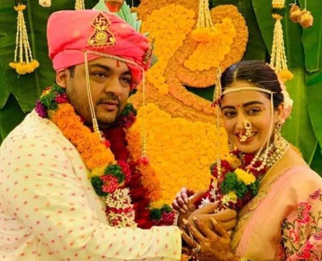 neha pendse shardul bayas wedding marathi style