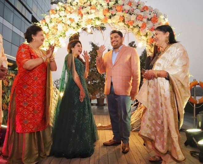 neha pendse shardul bayas wedding reception picture