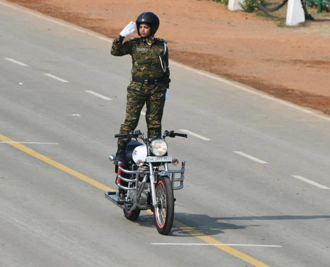 parade stunts picture