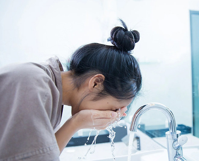 right way of exfoliating facwash