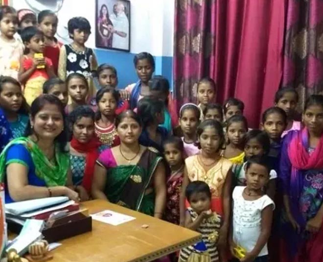 shipra dhar not take any money when baby girl born Varanasi inside 