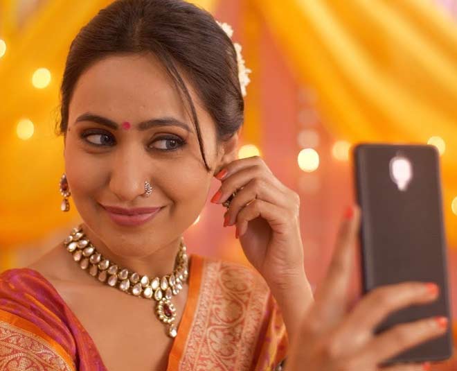 shopping with your sister selfie