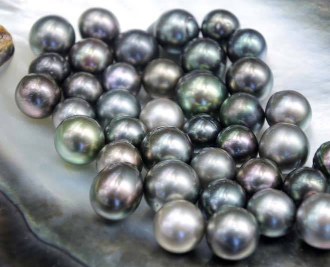 things to never clean with vinegar pearls