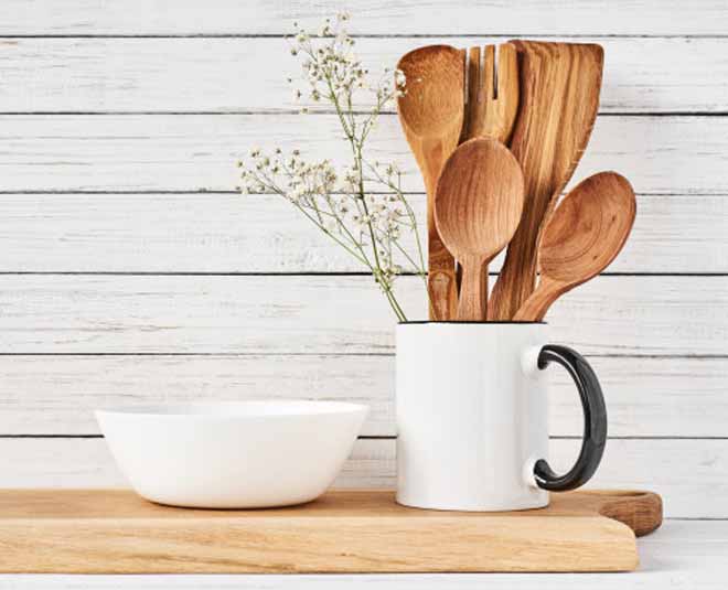  how to clean cutting board inside