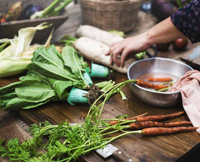  how to clean cutting board inside