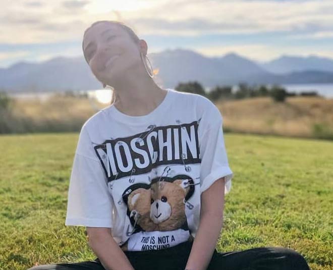 Anushka clothes inside 