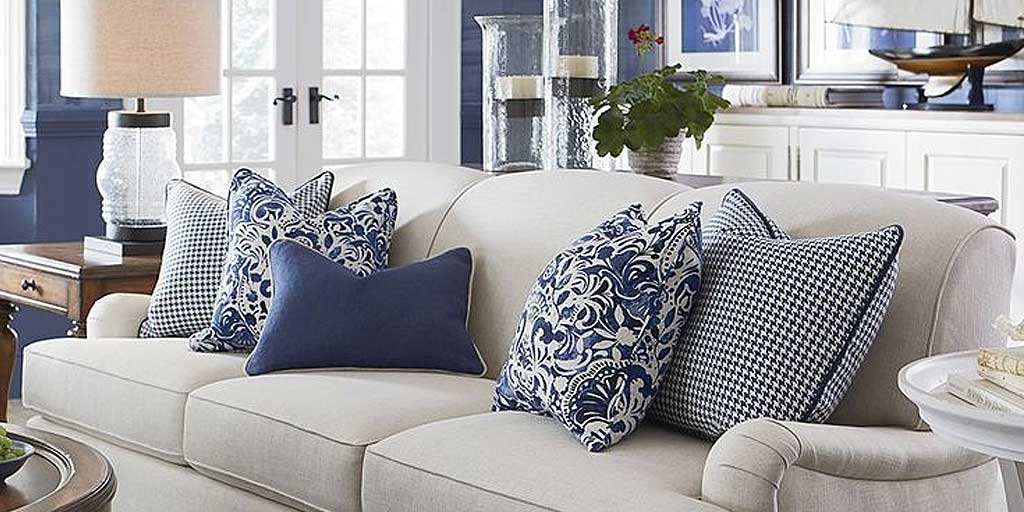 6 Tips To Arrange Cushions On Sofa Six Impeccable Ways To Arrange 