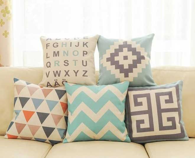 Tips To Arrange Cushions On Sofa HerZindagi