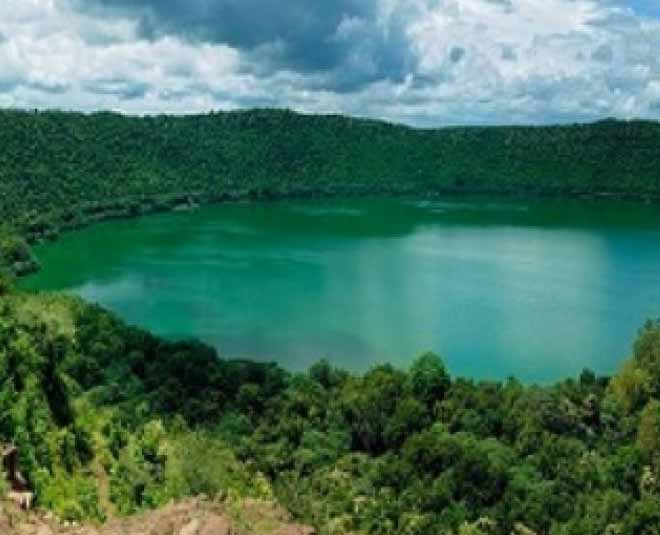 Indian lakes are found salt lonar lake inside