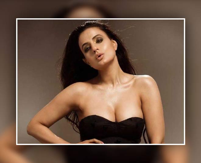 अमीषा पटेल amisha patel age and status