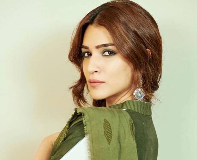 bollywood actress kriti green eye makeup looks inside 