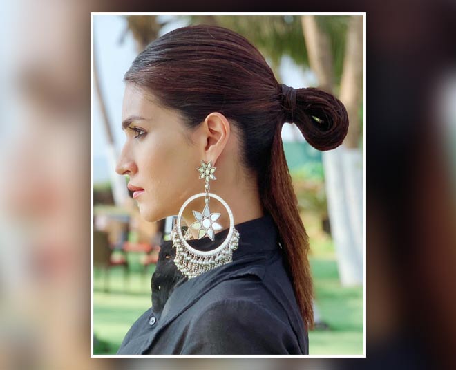 bollywood actresses kriti low ponytail hairstyle looks inside 