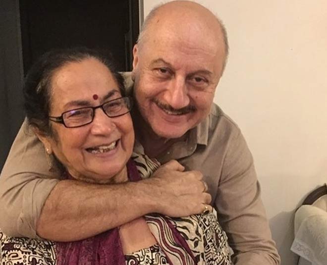 Anupam Kher Shares The Symptoms Of Mother Dulari Kher Who Tested ...