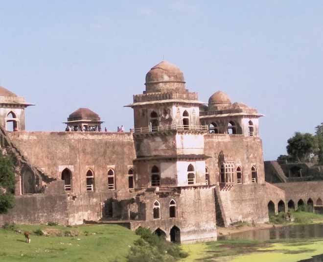 haathi mahal travel destination in madhya pradesh inside