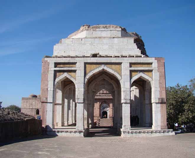 haathi mahal travel destination in madhya pradesh inside