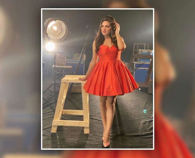himanshi khurana latest styel inside 
