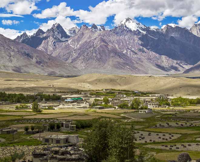 know about zanskar valley in leh and ladakh inside