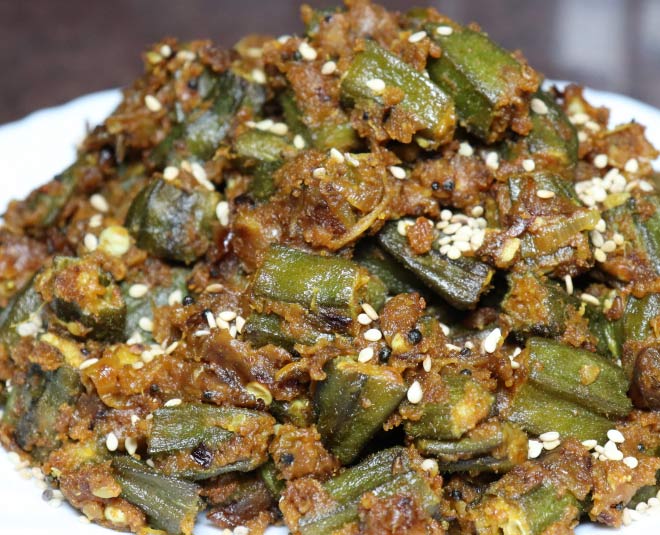 How To Cook Bhindi Coconut Masala Recipe how to cook bhindi coconut masala recipe HerZindagi