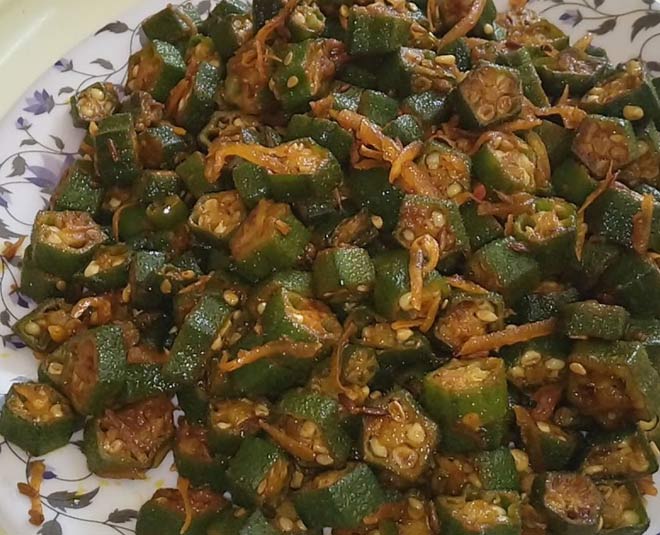 How To Cook Bhindi Coconut Masala Recipe how to cook bhindi coconut masala recipe HerZindagi