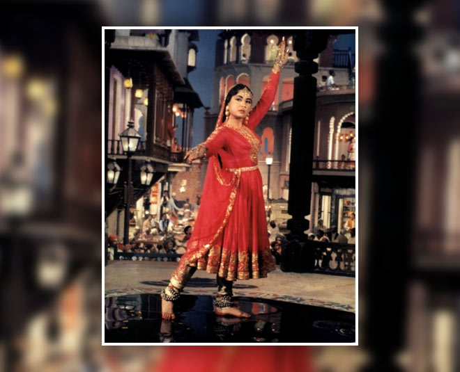 13 साल की उम्र में कर लिया था 12 फिल्मों में काम- meena kumari and her life struggle