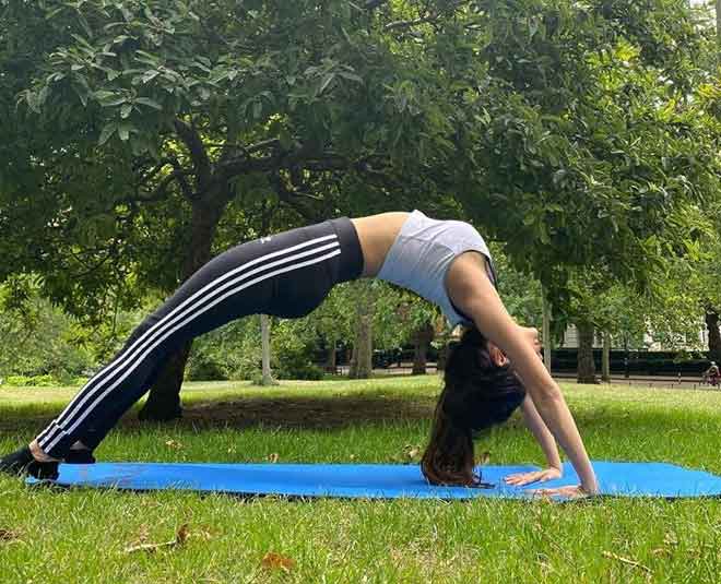 mouni roy fitness chakrasan inside 