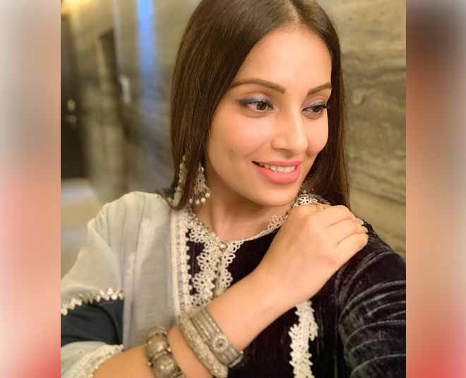 bollywood actress bipasha basu Indian looks inside