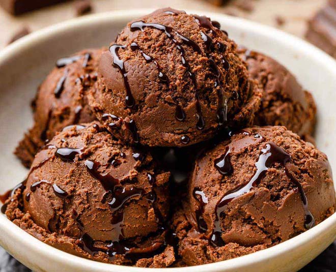 4-Ingredient Parle G Ice Cream Recipe For Midnight Sweet Cravings