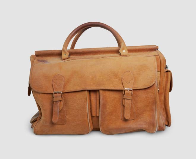 how to take care of leather bag to shoes so that they remain shiny inside 