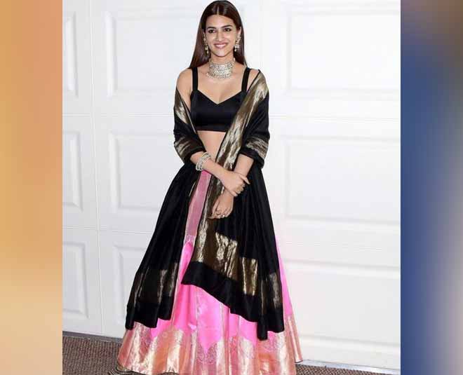 पिंक लहंगे के साथ कंट्रास्ट ब्लाउज kriti sanon ethnic look